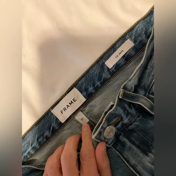 Frame Le Jane Distressed Jeans in Size 31 - New With Tags - high rise/straight - Picture 6 of 14